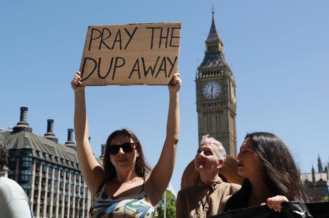Protest gegen eine Regierungsbeteilung der DUP in London