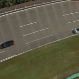 Spurhalten und Überholen sind schon jetzt automatische möglich.