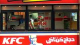 Fast Food  Die Vorliebe für Fettiges und Frittiertes zeigt sich auch im Stadtbild Kairos, der Hauptstadt Ägyptens. Längst haben sich dort internationale Fast-Food-Riesen niedergelassen und befeuern die Übergewichtskrise im nordafrikanischen Land.