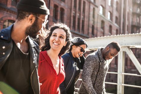 Hamburg gibt sich gerne weltoffen und tolerant. Die Proteste gegen Flüchtlinsgsunterkünfte verpassen dem Image einen Knacks.