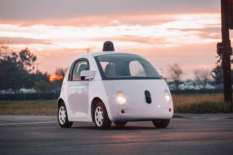 Ein selbstfahrendes Google-Auto des Typs "Firefly"