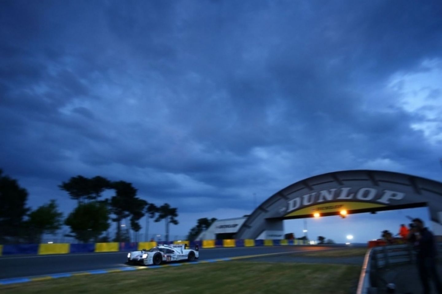 Bei den 24 Stunden von Le Mans wird mittlerweile von Beginn an voll attackiert