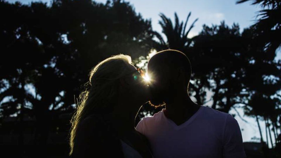 Angst vor Alzheimer: Mareile und Jonas haben sich auf einer Dating-Plattform kennengelernt und viele Wochen gechattet, bevor sie sich trafen Mareile und Jonas haben sich auf einer Dating-Plattform kennengelernt und viele Wochen gechattet, bevor sie sich trafen