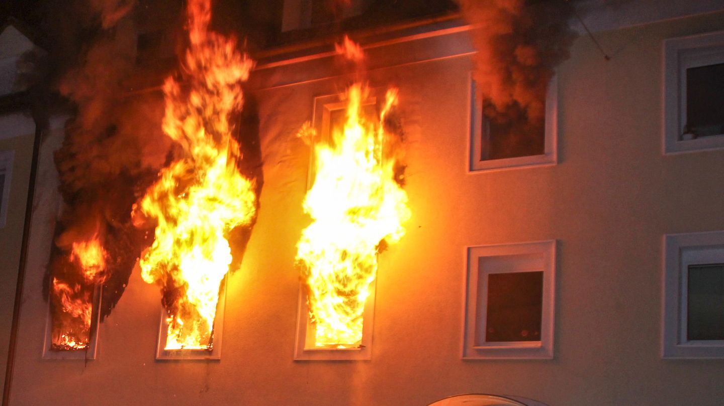 Wohnungsbrand - so bekommen Sie den Brandgeruch aus der Wohnung