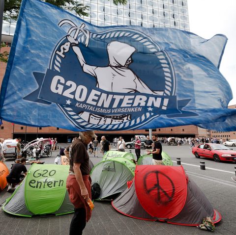 Protest gegen G20 -Gipfel in Hamburg vor der Elbphilharmonie