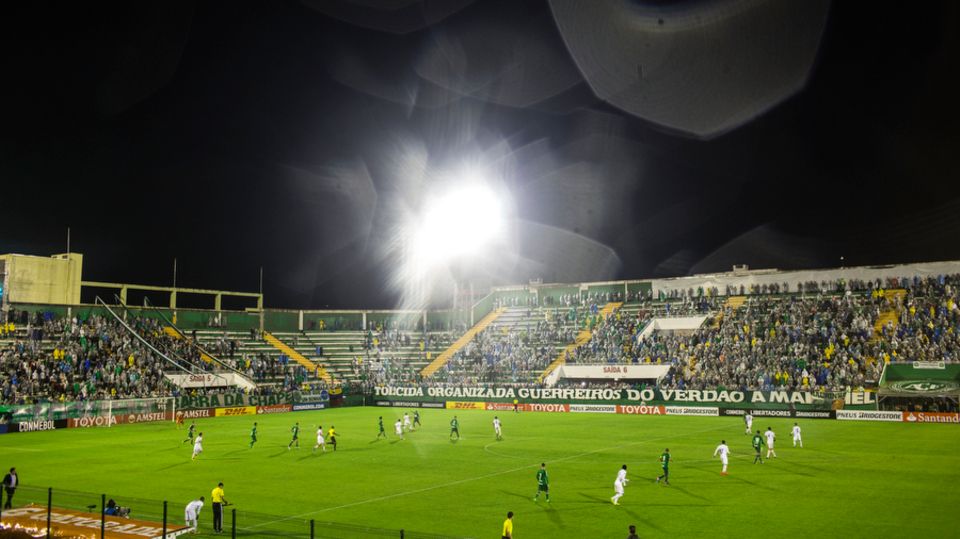 Chapecoense hat zurzeit eine Siegesserie. Das Pokalspiel Ende Mai gegen Zulia FC gewannen sie mit 2 : 1