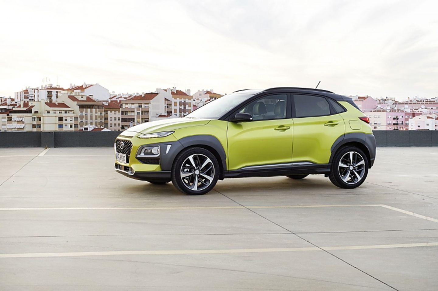 Der Hyundai Kona kann mit 18 Zoll-Reifen gefahren werden