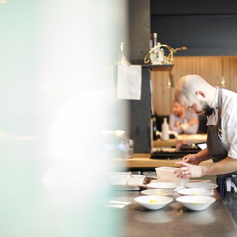Küchenchef Micha Schäfer kocht brutal lokal im "Nobelhart & Schmutzig"