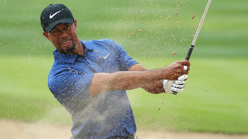 Drama um Sportlegende: Schlag auf Schlag: Woods will zurück an die Spitze, hier bei einem Turnier im Februar in Dubai Schlag auf Schlag: Woods will zurück an die Spitze, hier bei einem Turnier im Februar in Dubai