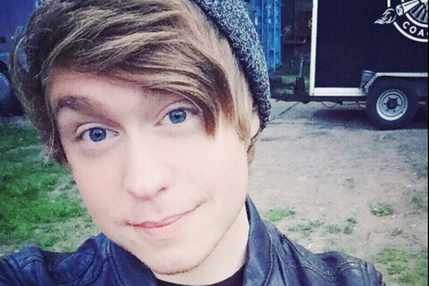 Der 24-jährige Youtuber Austin Jones wurde wegen Herstellung von Kinderpornografie in zwei Fällen verhaftet