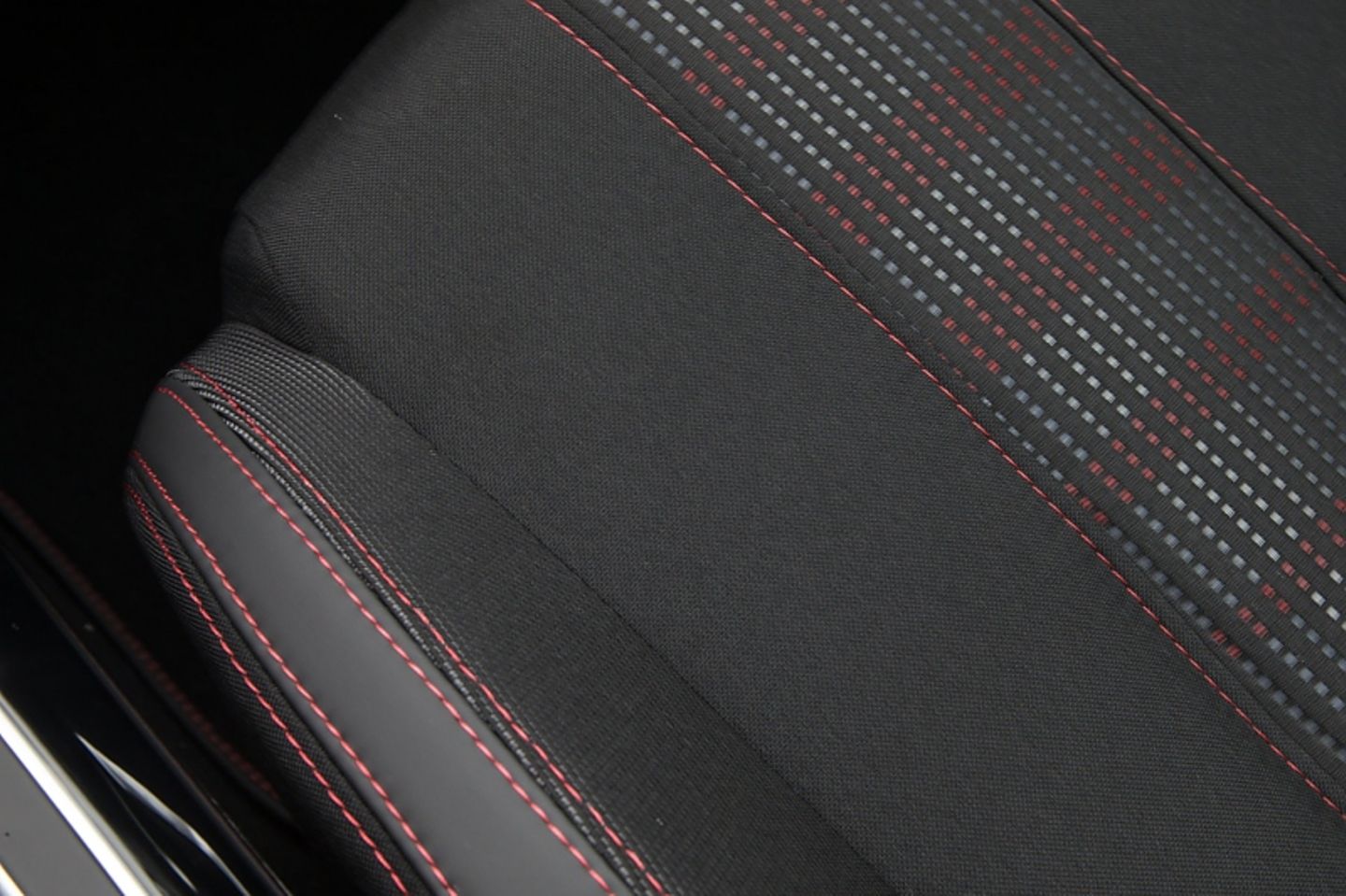 Peugeot 308 PureTech 110 - bequeme Stühle