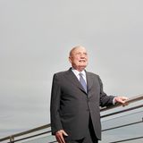 Deutscher Gründerpreis 2017: Der Gute Banker Friedrich von Metzler – Preisträger in der Kategorie Lebenswerk: Seit 1728 betreibt das Bankhaus Metzler in Frankfurt seine Geschäfte. Als inzwischen elfte Generation der Familie im Unternehmen hat Friedrich von Metzler dem Kreditinstitut seinen Stempel aufgedrückt und es fernab von Finanzkrisen und -skandalen als Vorbild für die in Verruf geratene Branche positioniert.