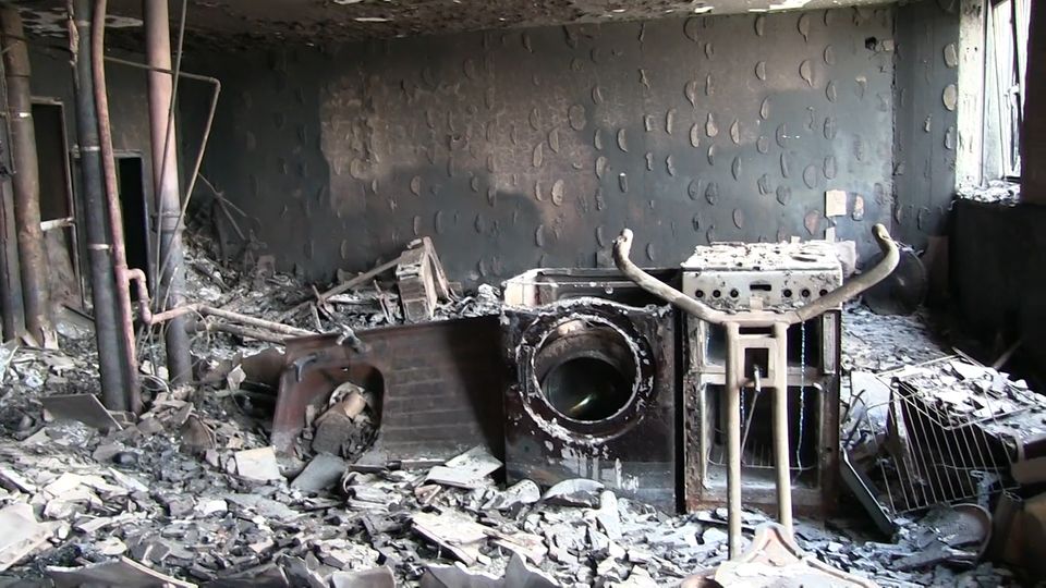 Hochhausbrand in London: Nichts als Trümmer und Asche: Polizei zeigt Aufnahmen aus dem Grenfell Tower Hochhausbrand in London: Nichts als Trümmer und Asche: Polizei zeigt Aufnahmen aus dem Grenfell Tower