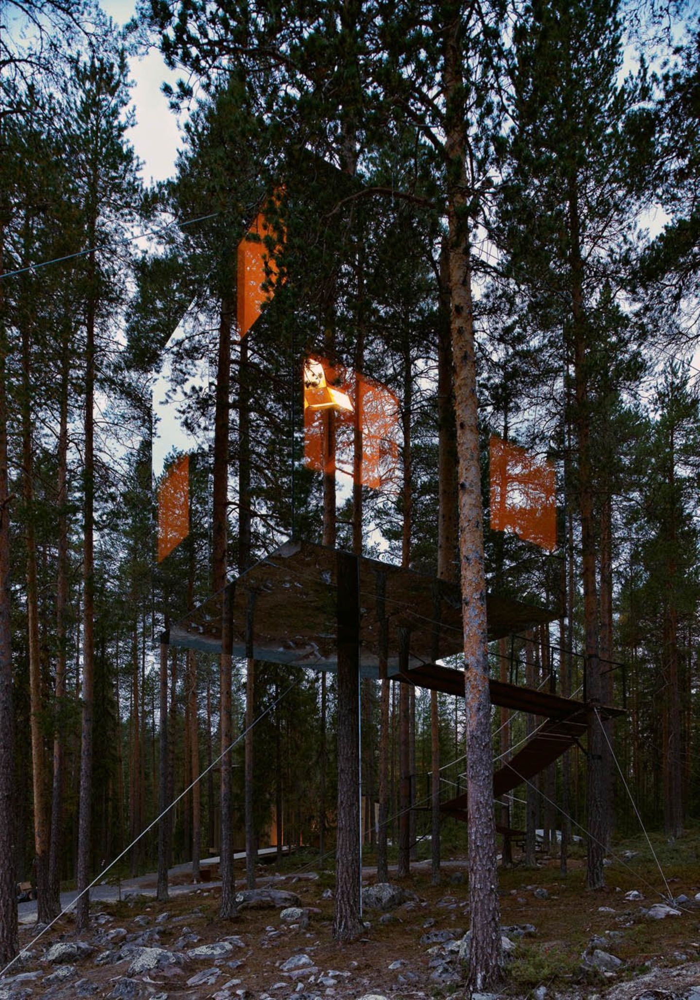 Mirrorcube Tree Hotel in Schweden Mirrorcube Tree Hotel in Schweden