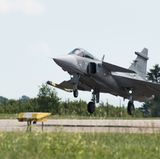 Die erste Landung des Jets.