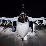 Hohe Einsatzbereitschaft, robuste Technik und überschaubare Kosten sollen den Gripen E auszeichnen.