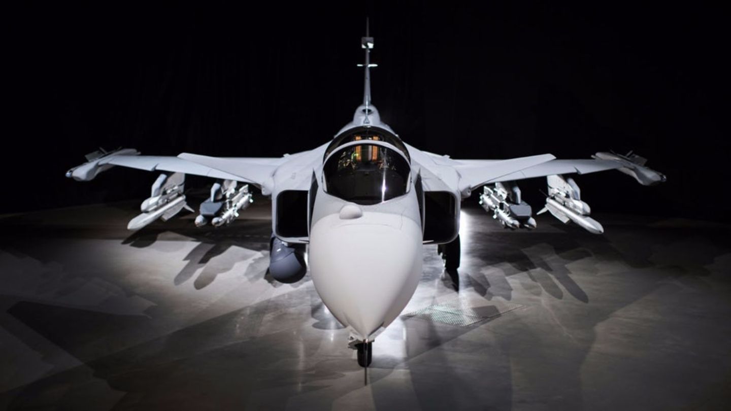 Hohe Einsatzbereitschaft, robuste Technik und überschaubare Kosten sollen den Gripen E auszeichnen.
