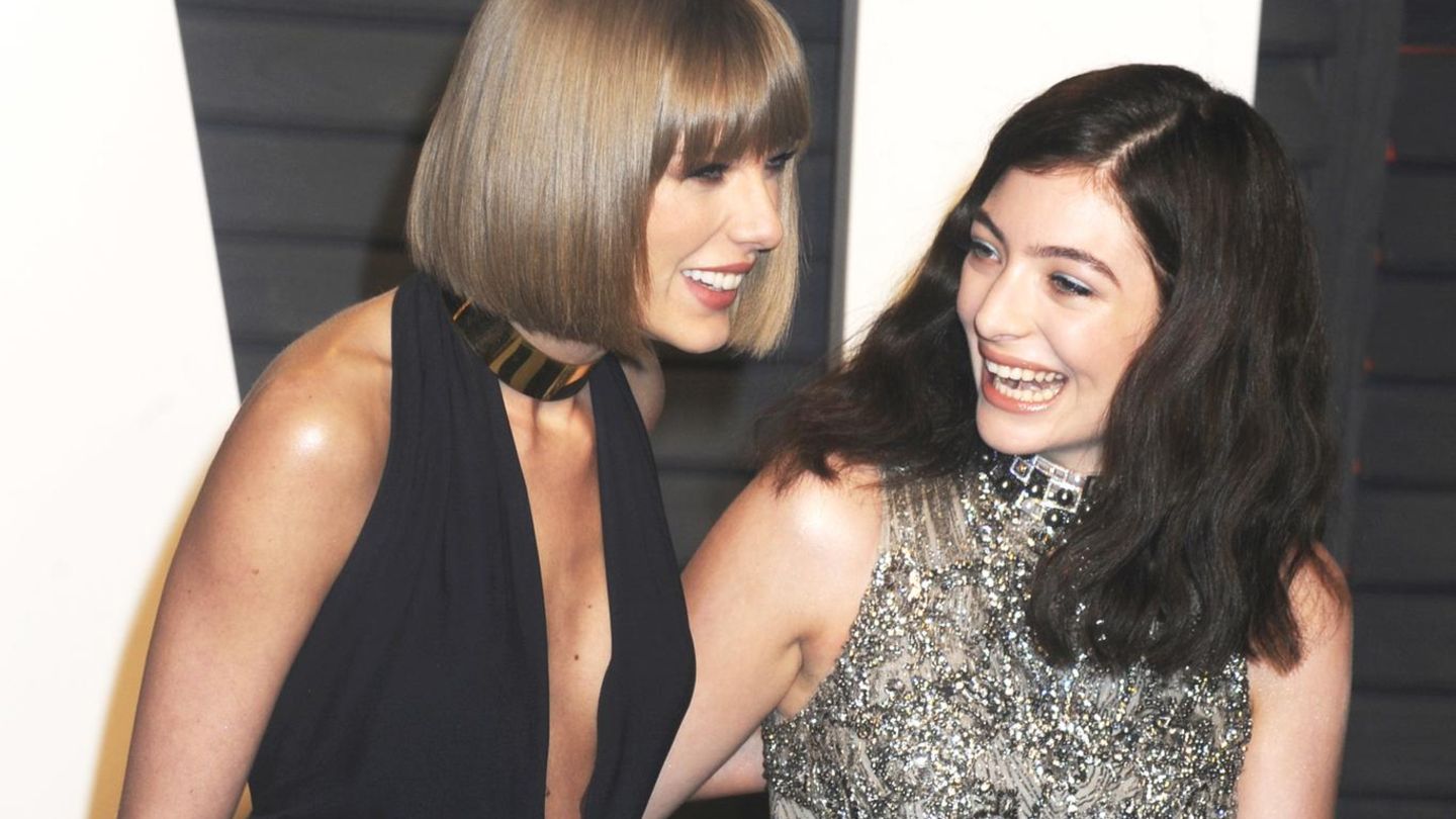 Die Sängerinnen Taylor Swift und Lorde bei der Vanity Fair Oscar Party in Beverly Hills
