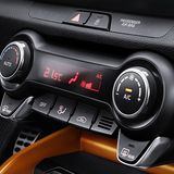 Eine Sitzheizung für die beiden Frontpassagiere steht ebenfalls zur Wahl.