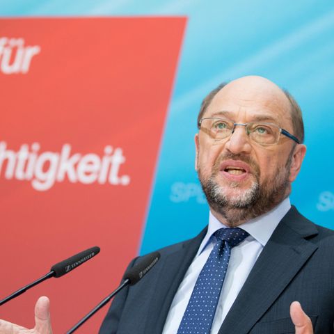 SPD-Kanzlerkandidat Martin Schulz vor Schild "Zeit für mehr Gerechtigkeit" bei der Vorstellung des Steuer-Konzepts