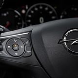 Die Lenkradbedienung ist eingängig