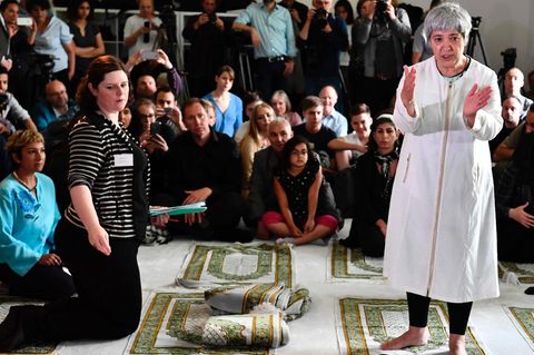 Seyran Ates bei der Eröffnung der liberalen Ibn-Rush-Goethe-Moschee in Berlin-Moabit