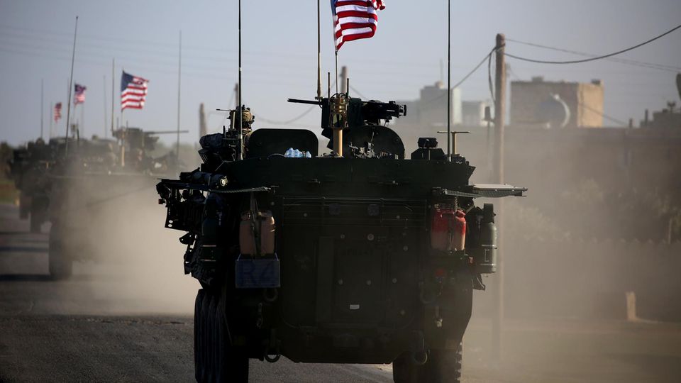 Gerasimov vs McMaster: Boots on the Ground: US-Truppen operieren offen in Syrien. Boots on the Ground: US-Truppen operieren offen in Syrien.