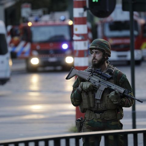 Soldat, Maschinengewehr, Blaulicht - alles schon gesehen. Brüssel nach dem vereitelten Anschlag am 20. Juni