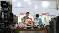 Qvc Warum Das Tele Shopping Imperium Nichts Dem Zufall Uberlasst Stern De