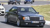 Mercedes 300 CE 6.0 AMG - fühlt sich auch auf der Nordschleife des Nürburgrings wohl