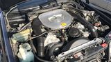 Das sechs Liter große Kraftpaket des Mercedes 300 CE 6.0 AMG verfügt über einen geänderten Zylinderkopf mit Vierventiltechnik