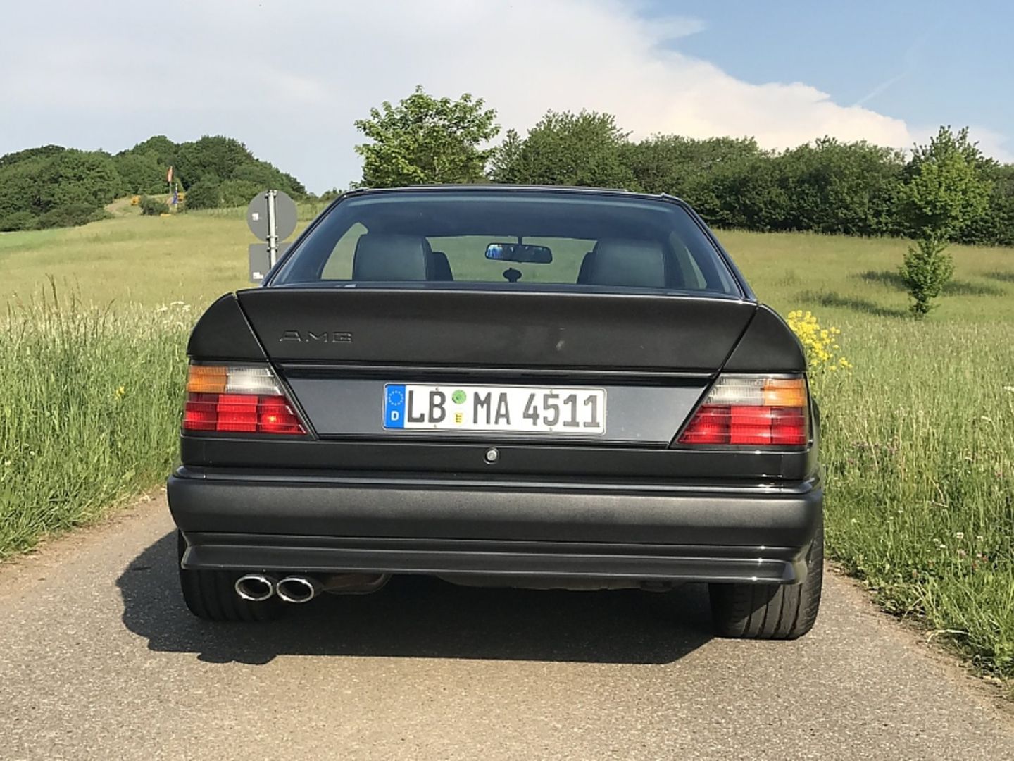 Mercedes 300 CE 6.0 AMG - wirklich schön sind die Karosserieumbauten nicht - aber typisch 80er Jahre