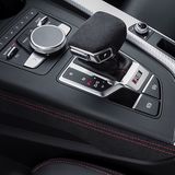 Der Audi RS 5 Coupe kommt mit eine achtstufigen Automatik