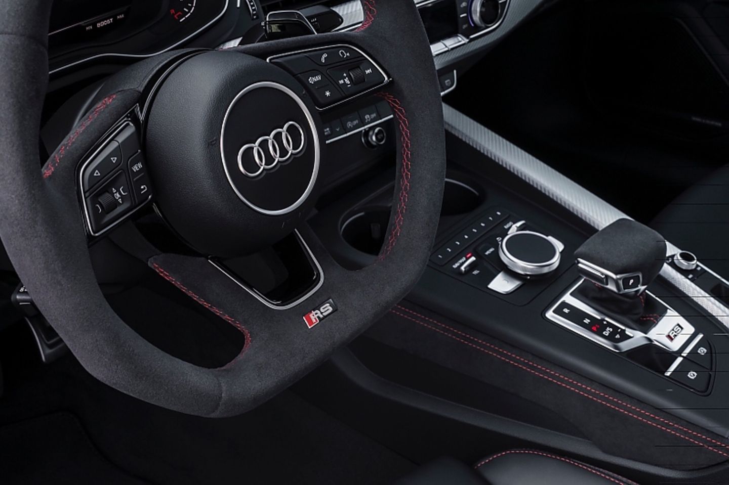 Überall im Audi RS 5 Coupe: Das RS Logo