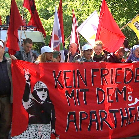 WDR-Doku: Eine Demonstration in Berlin gedenkt der palästinensischen Katastrophe "Nakba" von 1948