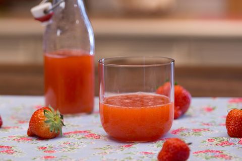Rezeptidee: Der erfrischendste Drink für den Sommer: Erdbeerlimes