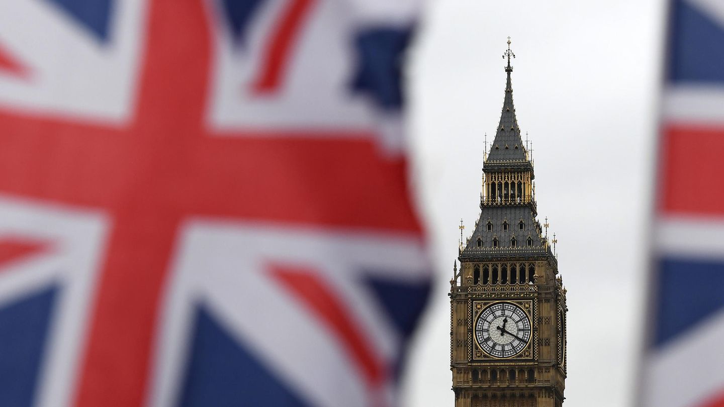 Britische Flaggen vor dem Big Ben: EU-Bürger dürfen auch nach dem Brexit bleiben