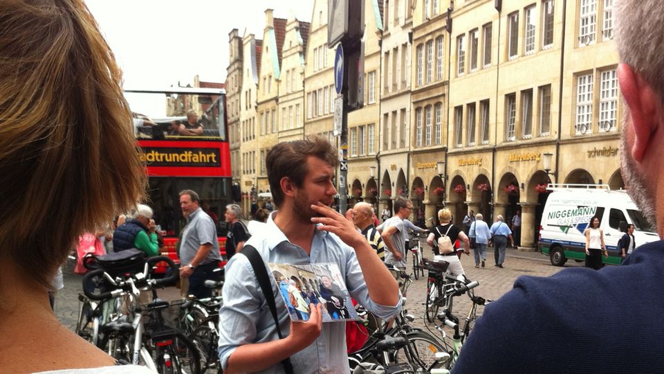 Tatort Krimitour Münster Witzig und faktenreich moderiert Jurastudent Georg Naumann die Krimitour durch Münster