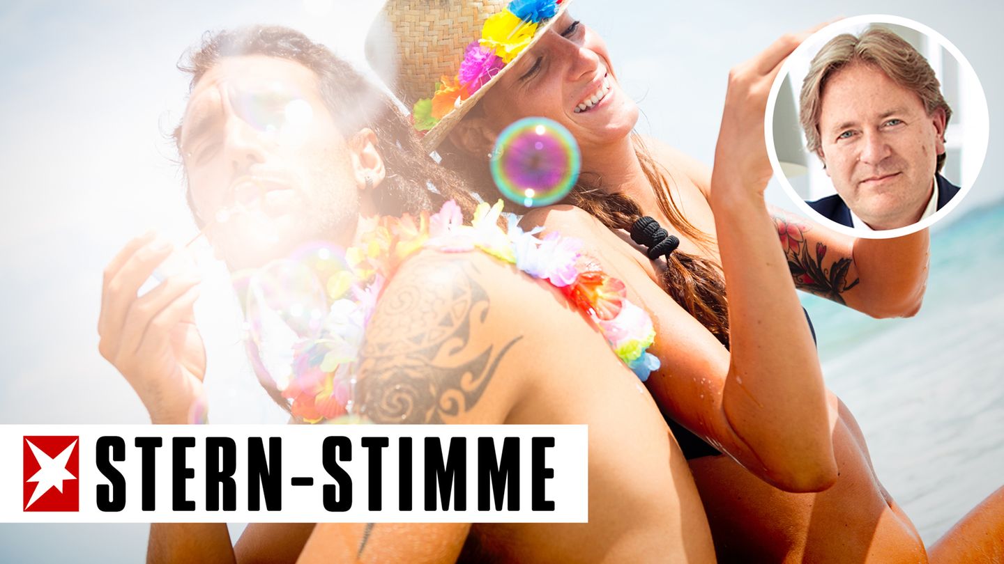 Am Strand kommen Tatoos in ihrer ganzen Schönheit zur Geltung (Symbolbild)