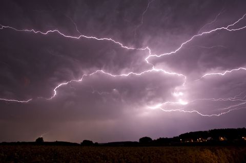 Verhalten bei Unwetter: Das sollten Sie bei Gewitter nicht tun