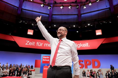 In der SPD wird Kanzlerkandidat Martin Schulz noch gefeiert