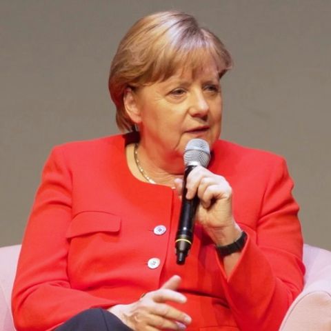 Kanzlerin bei "Brigitte Live": Angela Merkel spricht über ihre mutigste politische Entscheidung