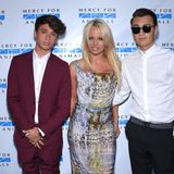 Pamela Anderson mit ihren Söhnen Dylan Lee and und Brandon Lee