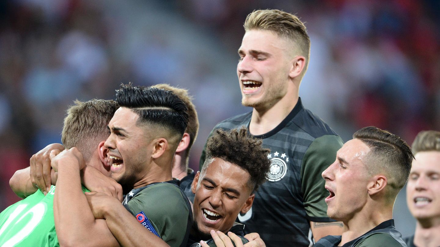 Freude nach dem entscheidenden Elfer: Die deutsche U21 hat sich knapp, aber verdient durchgesetzt