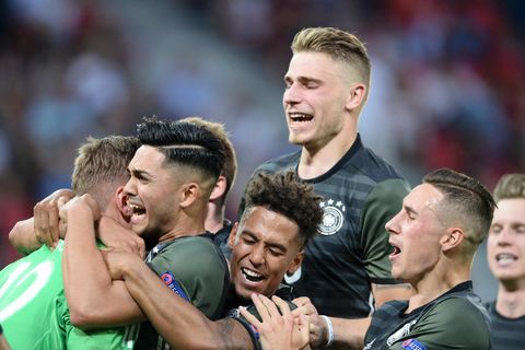 Freude nach dem entscheidenden Elfer: Die deutsche U21 hat sich knapp, aber verdient durchgesetzt