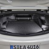 Hier passen bis zu 385 Liter Gepäck hinein.