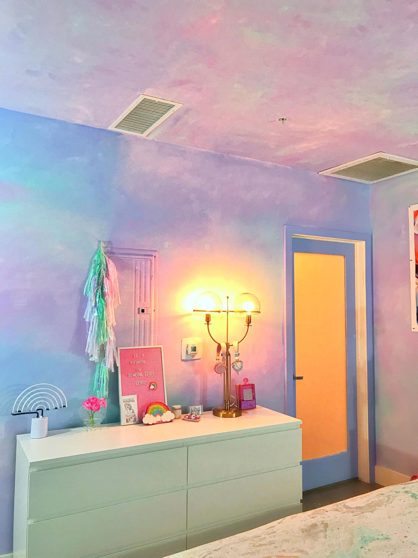 Schlafzimmerwand von Amina Mucciolo