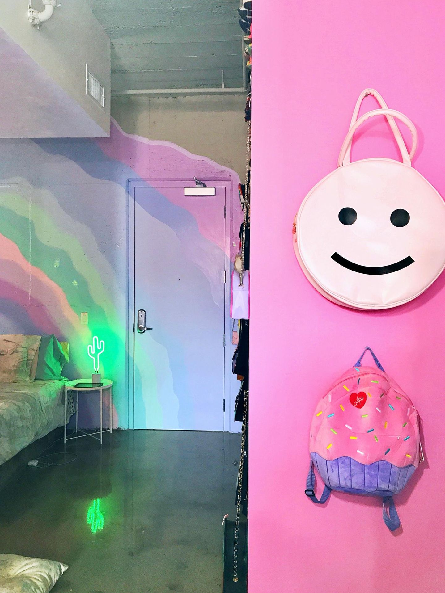 Kleiner Rucksack und Smiley-Tasche