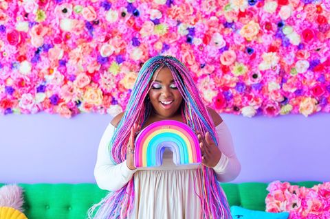 Amina Mucciolo mit Regenbogen