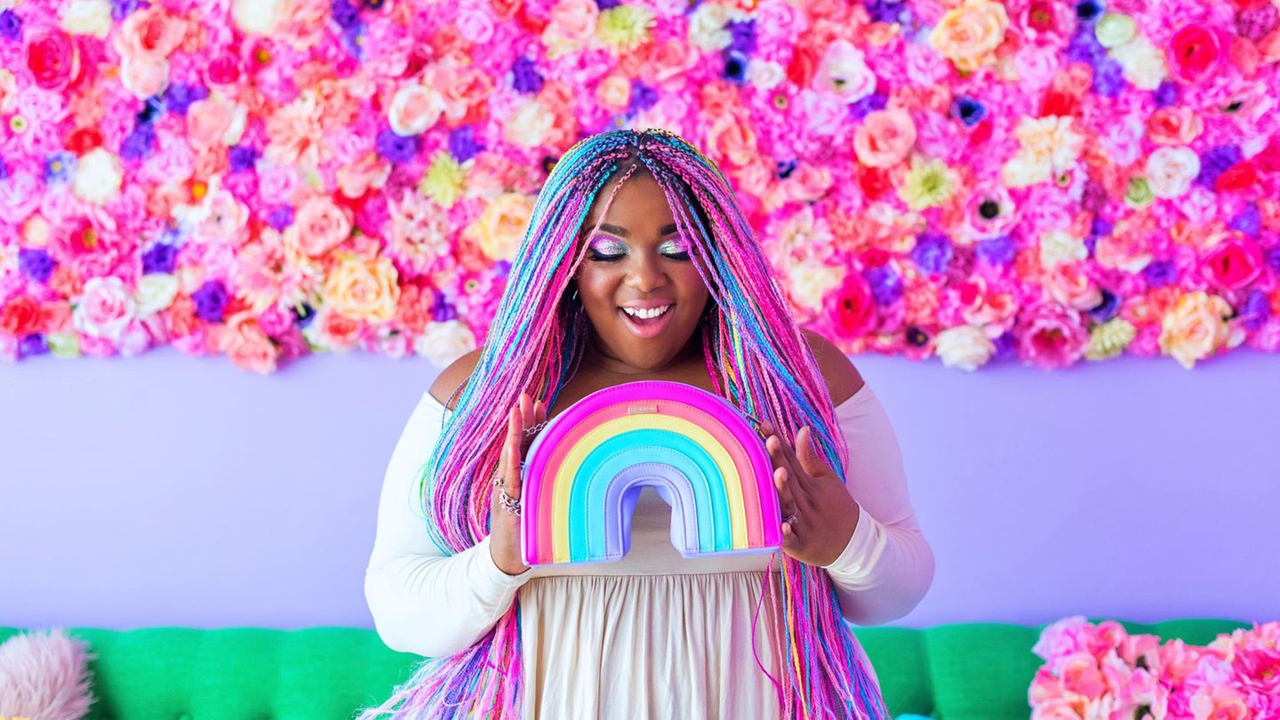 Amina Mucciolo mit Regenbogen